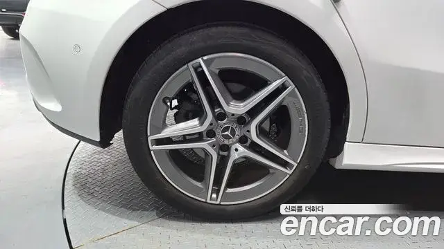 Mercedes-Benz A-Class 2020 — Şəkil 26/31
