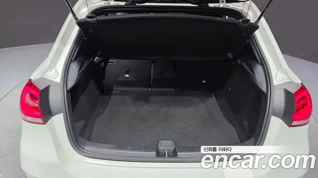 Mercedes-Benz A-Class 2020 — Şəkil 14/31