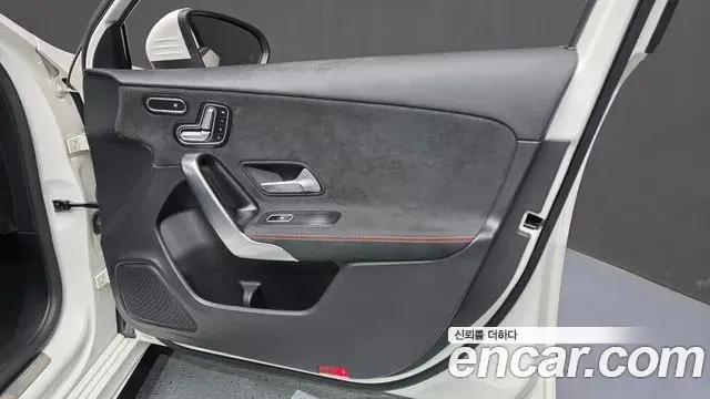Mercedes-Benz A-Class 2020 — Şəkil 17/31