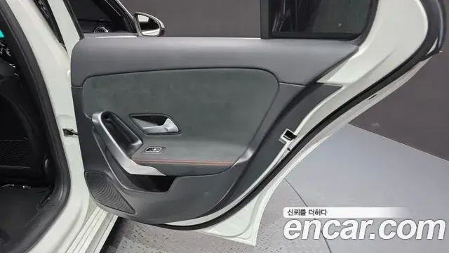 Mercedes-Benz A-Class 2020 — Şəkil 11/31
