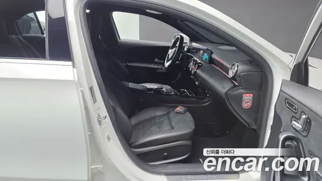 Mercedes-Benz A-Class 2020 — Şəkil 24/31