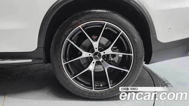 Mercedes-Benz GLC-Class 2022 — Photo 10/35
