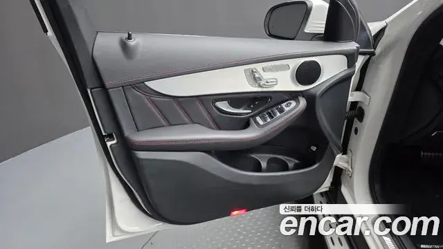 Mercedes-Benz GLC-Class 2022 — Photo 2/35