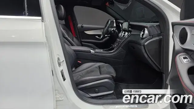 Mercedes-Benz GLC-Class 2022 — Photo 19/35