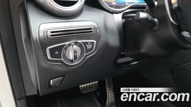 Mercedes-Benz GLC-Class 2022 — Photo 6/35