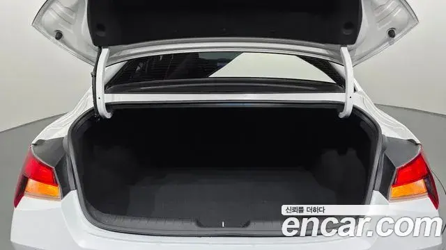 Hyundai The New Avante Hybrid 2021 — Şəkil 19/29