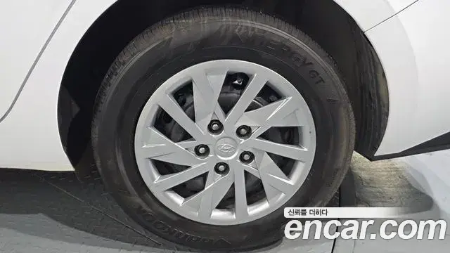 Hyundai The New Avante Hybrid 2021 — Şəkil 14/29