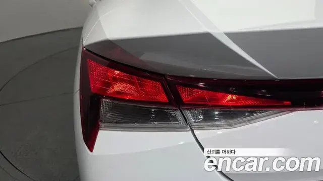 Hyundai The New Avante Hybrid 2021 — Şəkil 16/29