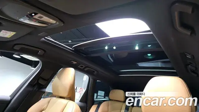 Volvo XC60 2022 — Şəkil 25/37