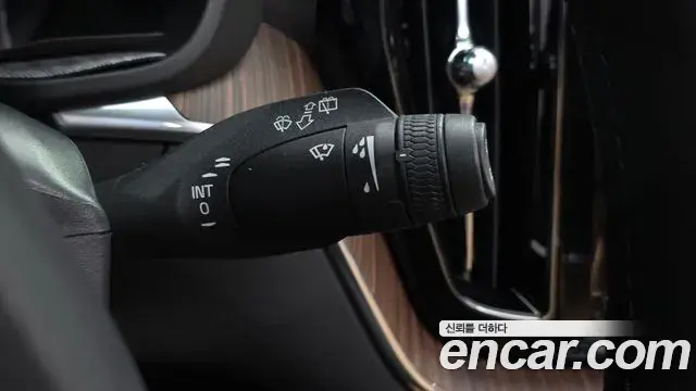 Volvo XC60 2022 — Şəkil 15/37