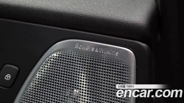Volvo XC60 2022 — Şəkil 4/37