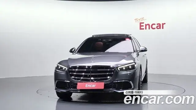 Mercedes-Benz S-Class 2023 — Photo 12/20