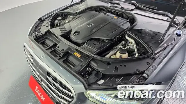Mercedes-Benz S-Class 2023 — Photo 14/20
