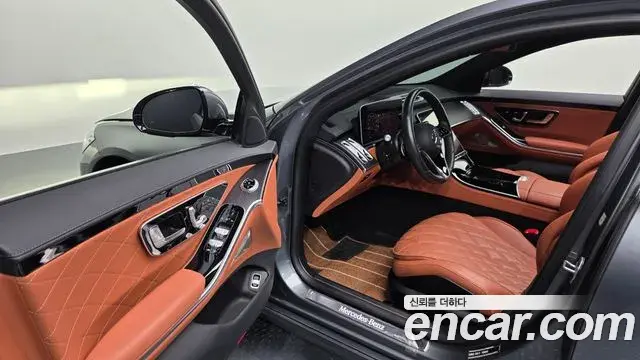 Mercedes-Benz S-Class 2023 — Photo 6/20