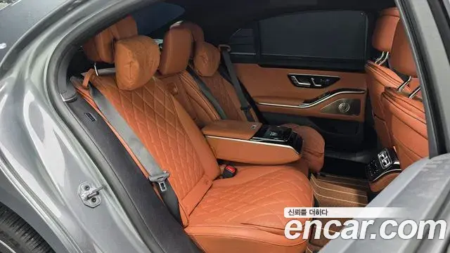 Mercedes-Benz S-Class 2023 — Photo 13/20