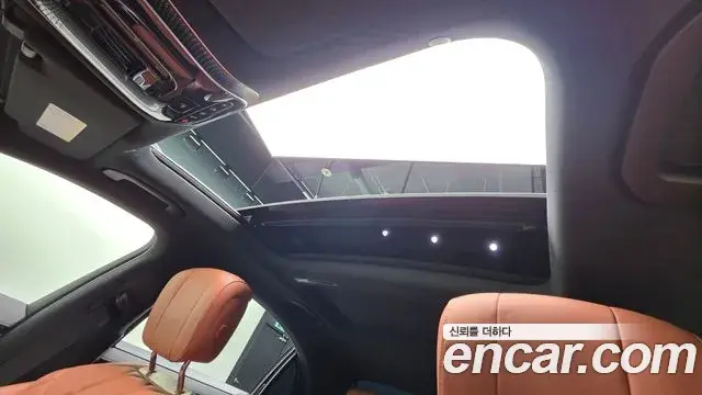 Mercedes-Benz S-Class 2023 — Photo 7/20