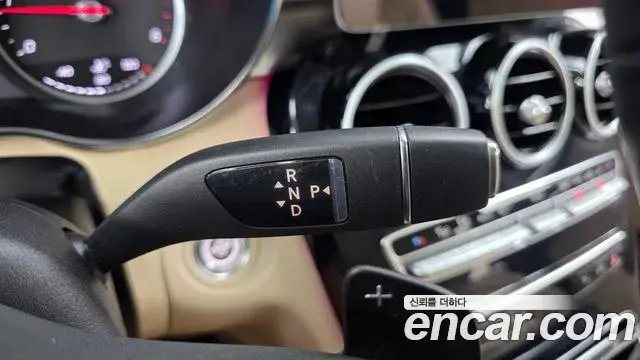 Mercedes-Benz C-Class 2020 — Photo 5/20