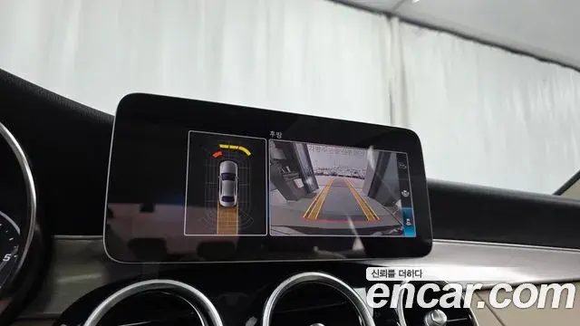 Mercedes-Benz C-Class 2020 — Photo 14/20