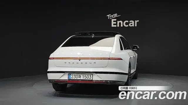 Hyundai Grandeur Hybrid 2024 — ფოტო 19/34