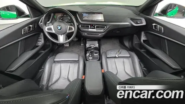 BMW 1 Series 2022 — ფოტო 19/35