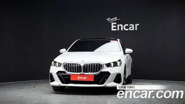 BMW 5 Series 2025 — ფოტო 15/33
