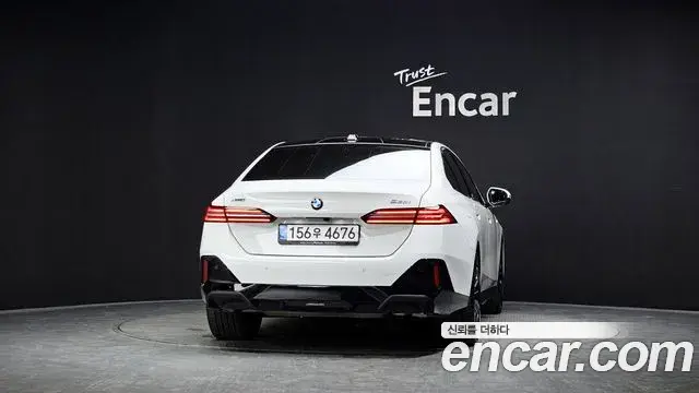 BMW 5 Series 2025 — ფოტო 21/33