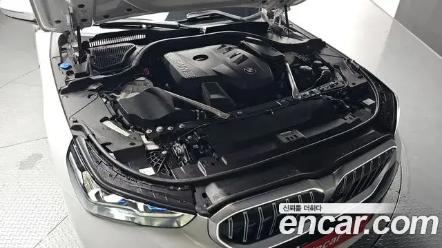 BMW 5 Series 2025 — ფოტო 32/33