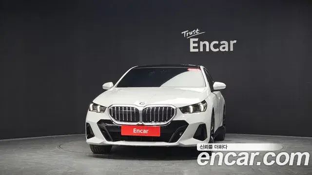 BMW 5 Series 2025 — ფოტო 17/33