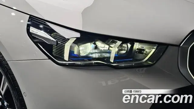 BMW 5 Series 2025 — ფოტო 31/33