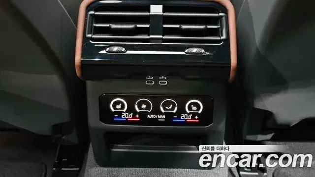 BMW 5 Series 2025 — ფოტო 25/33