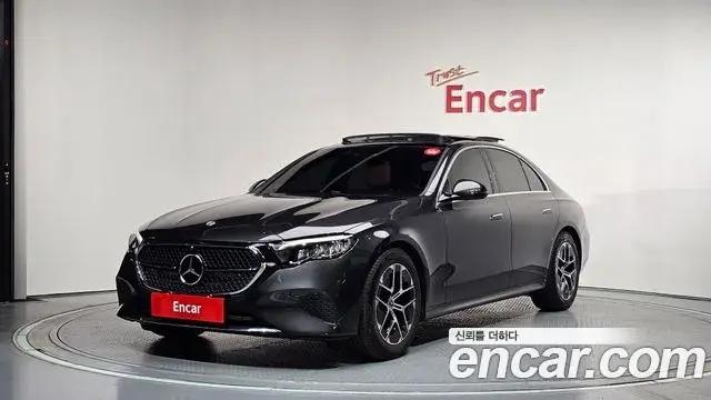 Mercedes-Benz E-Class 2025 — Фото 1/20