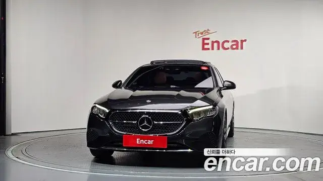 Mercedes-Benz E-Class 2025 — Фото 3/20