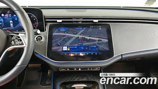 Mercedes-Benz E-Class 2025 — Фото 14/20