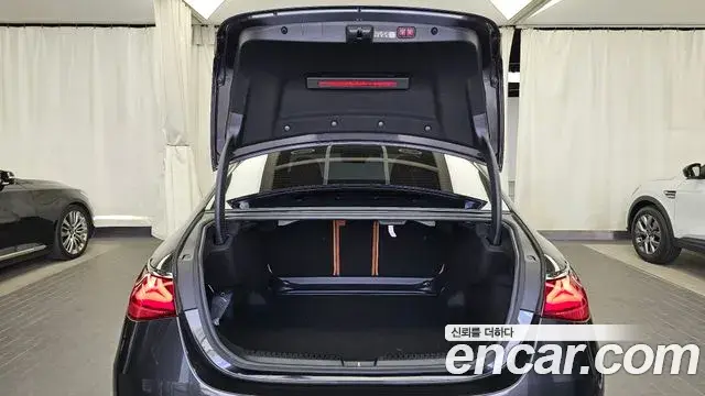 Mercedes-Benz E-Class 2025 — Фото 20/20