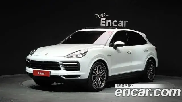 Porsche Cayenne 2022 — ფოტო 18/20