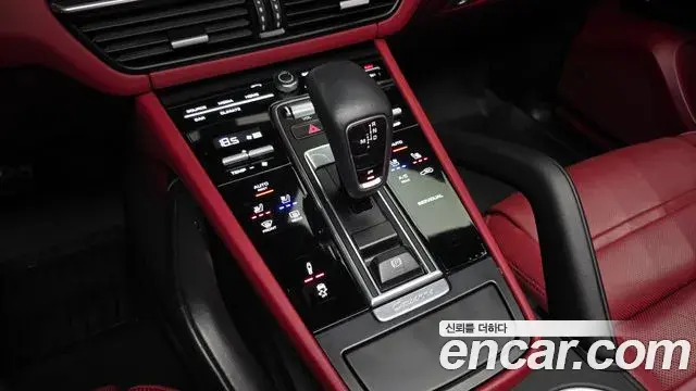 Porsche Cayenne 2022 — ფოტო 3/20