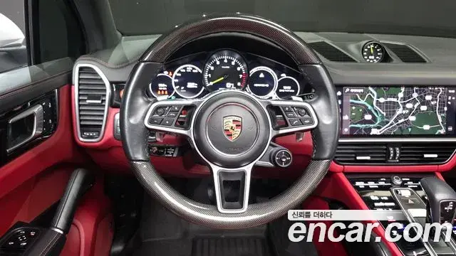 Porsche Cayenne 2022 — ფოტო 19/20