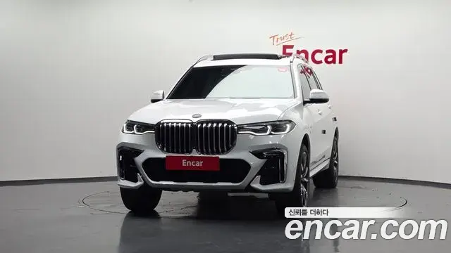 BMW X7 2020 — Photo 23/37