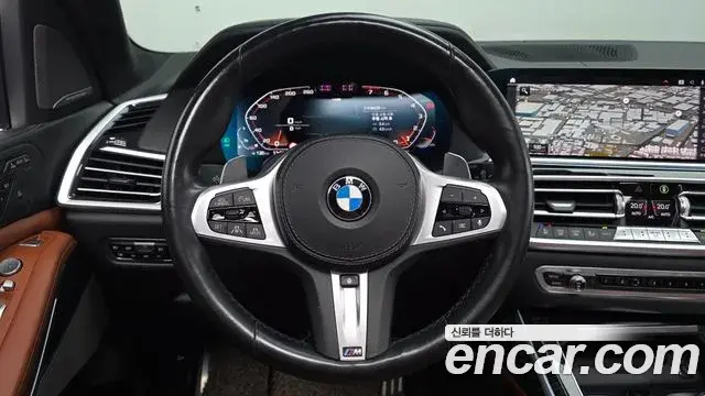 BMW X7 2020 — Photo 25/37