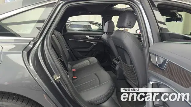 Audi A6 2021 — ფოტო 14/20
