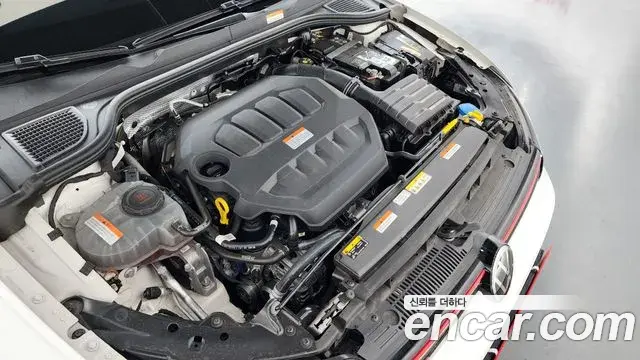 Volkswagen Golf 2024 — ფოტო 2/20