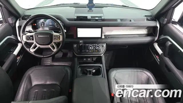 Land Rover Defender 2021 — Photo 12/32