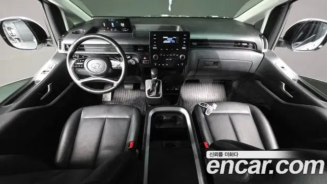 Hyundai Staria 2023 — Photo 32/32