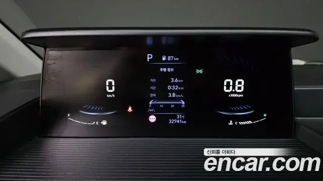 Hyundai Staria 2023 — Photo 27/32