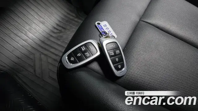 Hyundai Staria 2023 — Photo 26/32