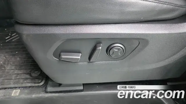 Hyundai Staria 2023 — Photo 18/32