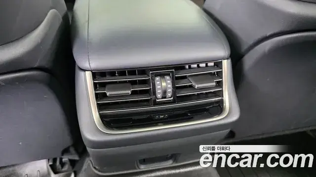 Lexus LS500 2021 — Photo 33/36
