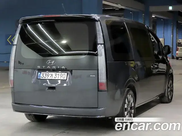 Hyundai Staria 2021 — Фото 1/20