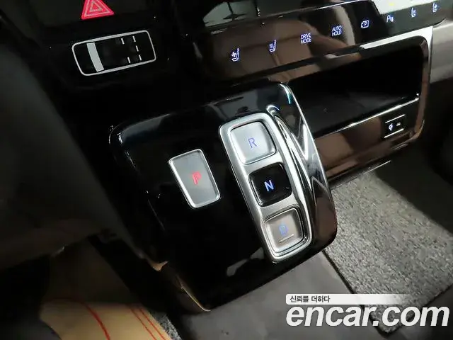 Hyundai Staria 2021 — Фото 8/20