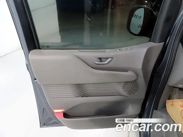 Hyundai Staria 2021 — Фото 12/20